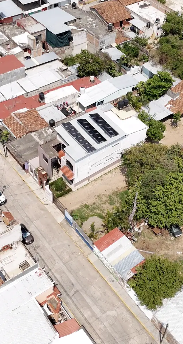 Instalación de paneles solares de Solartiva en Chiapas